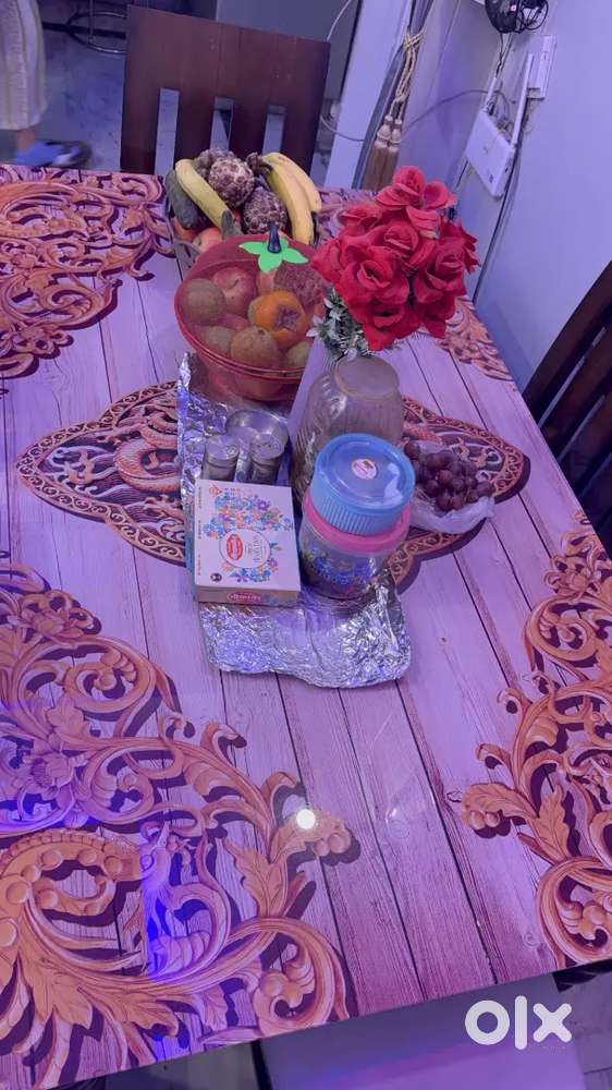 Dinning table 6 seater