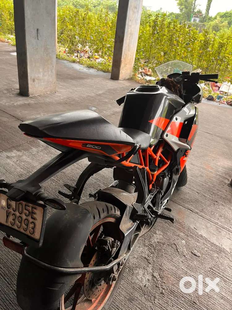Bike bechni hai ktm rc200