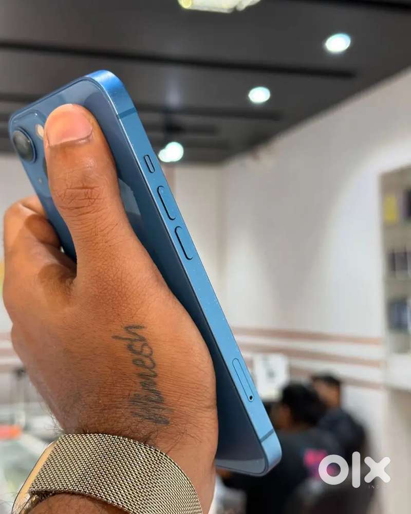 iPhone 13 under 8 months used at very genuine price all original