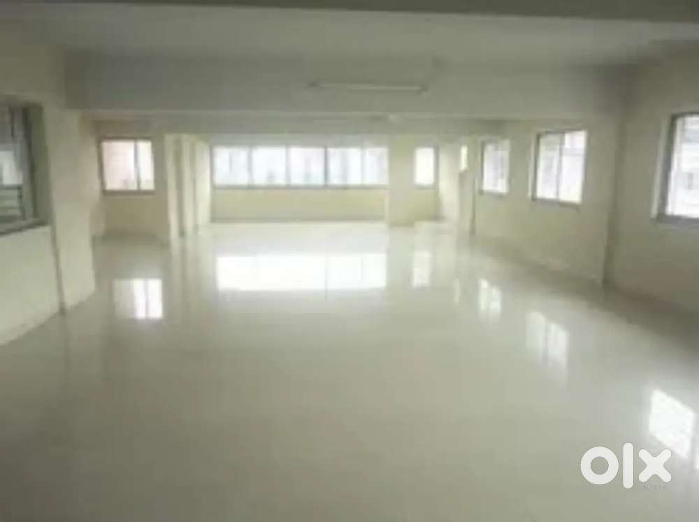 Rent for commercial hall 10no. Market arera colony main road 1st floor