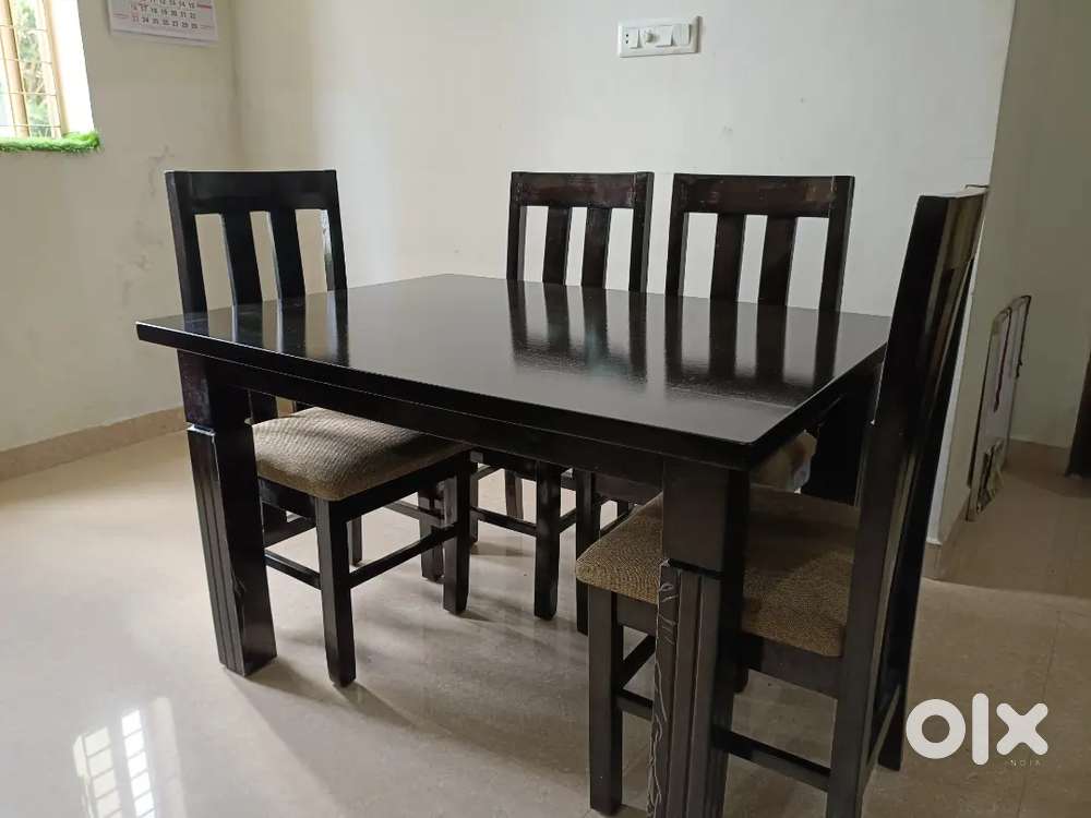 4 seater dining table with chairs
