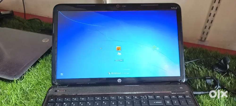 Hp laptop i3 2 gen 256hhd