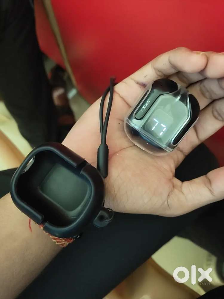 Wireless earbuds