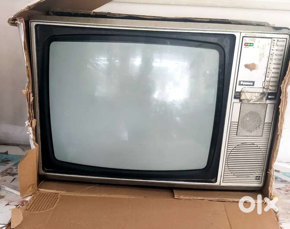 Dyanora colour TV