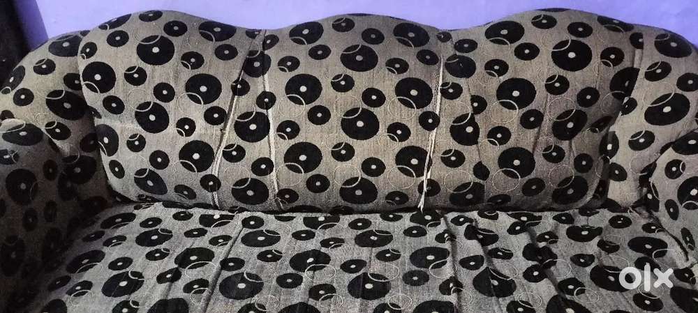 1 sofa set +dressesing table