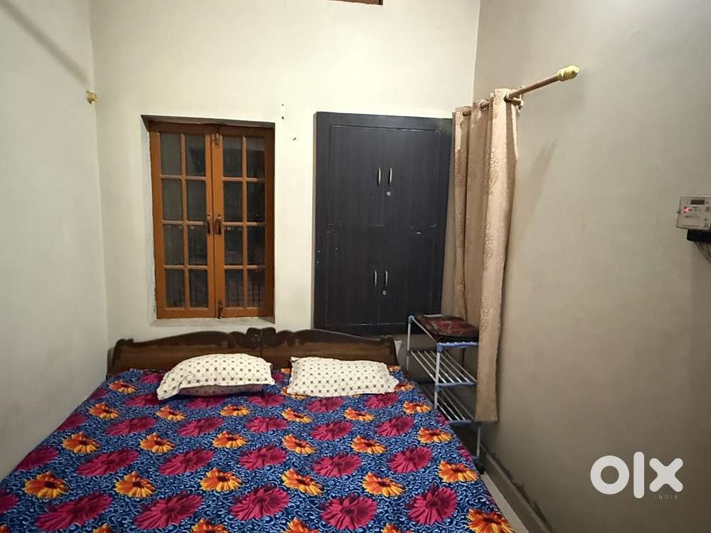 Well maintained room with Bed, Lights, Curtains, Fans etc.,