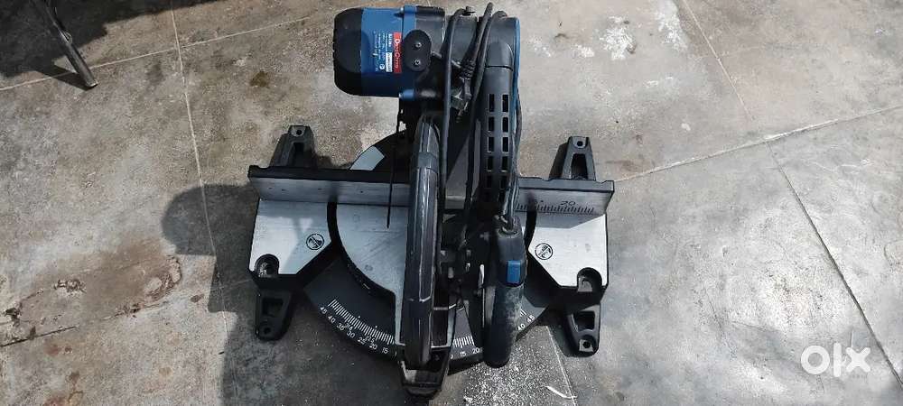 Alluminium cutting machine