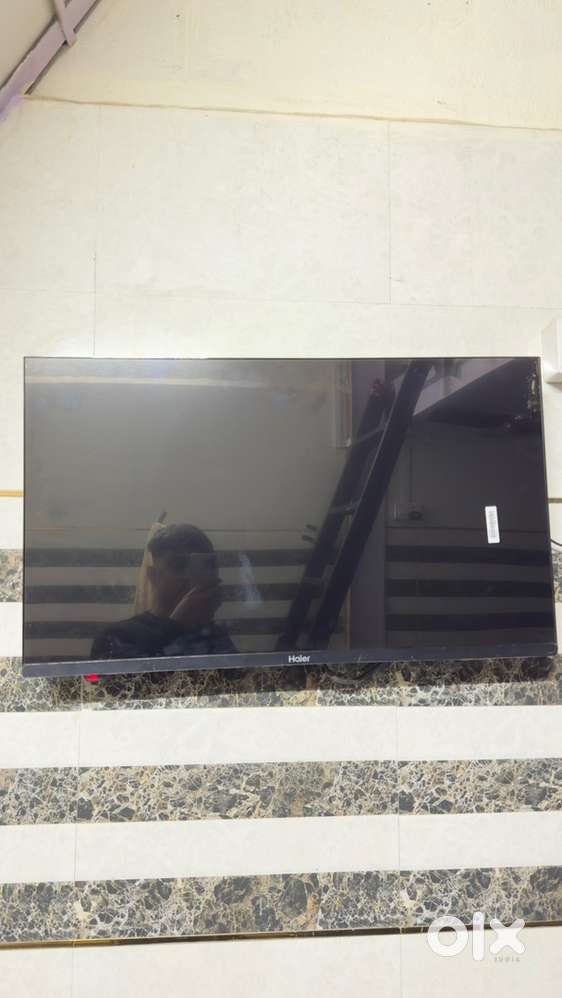 Haier Smart TV 32inch with remote