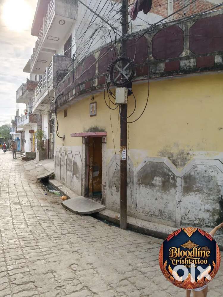 Corner house for sale 60gz ready to move with water supply