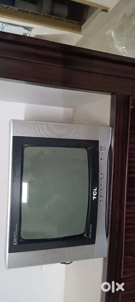 Portable color tv