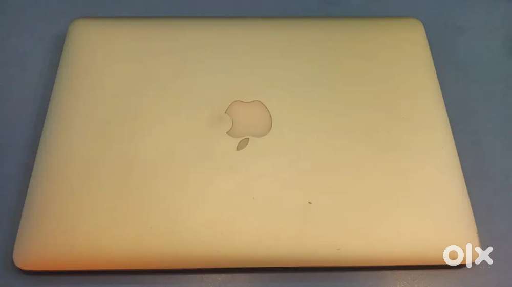 APPLE-MACBOOK AIR ,RAM 8GB /256 GB SSD, NO SCRATCH , GOOD CONDITION