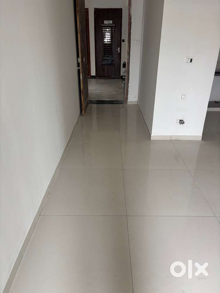 3bhk flat 4 side oppen abhilash chhani canal road