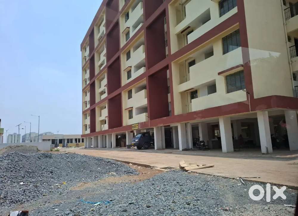 Need female room Partner