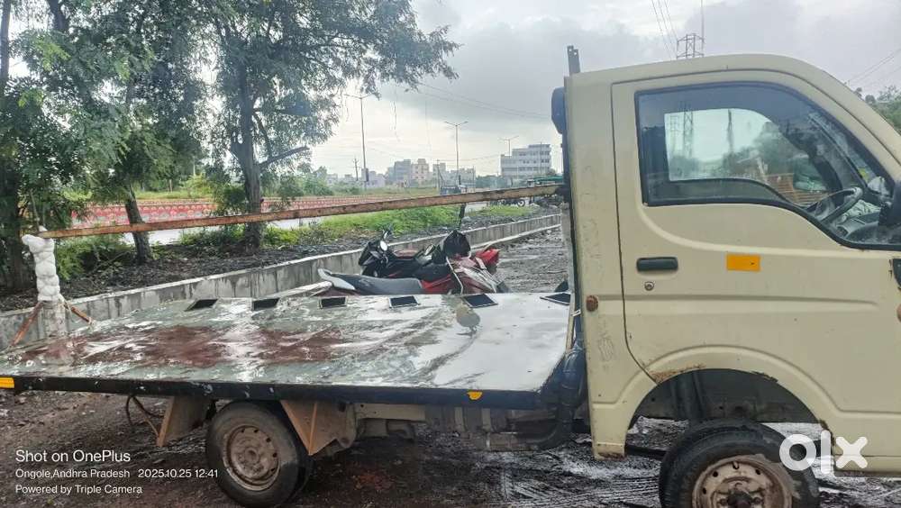 బైక్ షోరూం  నందు బైక్స్ లోడ్ తొలుటకు టాటా ఏస్ కొరకు డ్రైవర్లు కావలెను