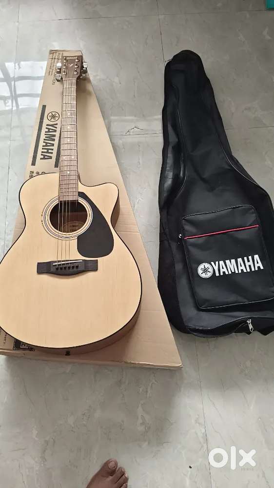 Yamaha FS80C acoustic guitar one month old brand new condition