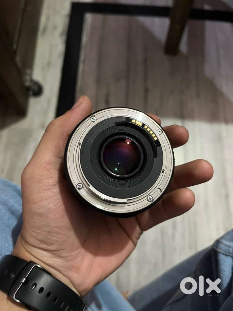 Canon 50mm 1.8 lens