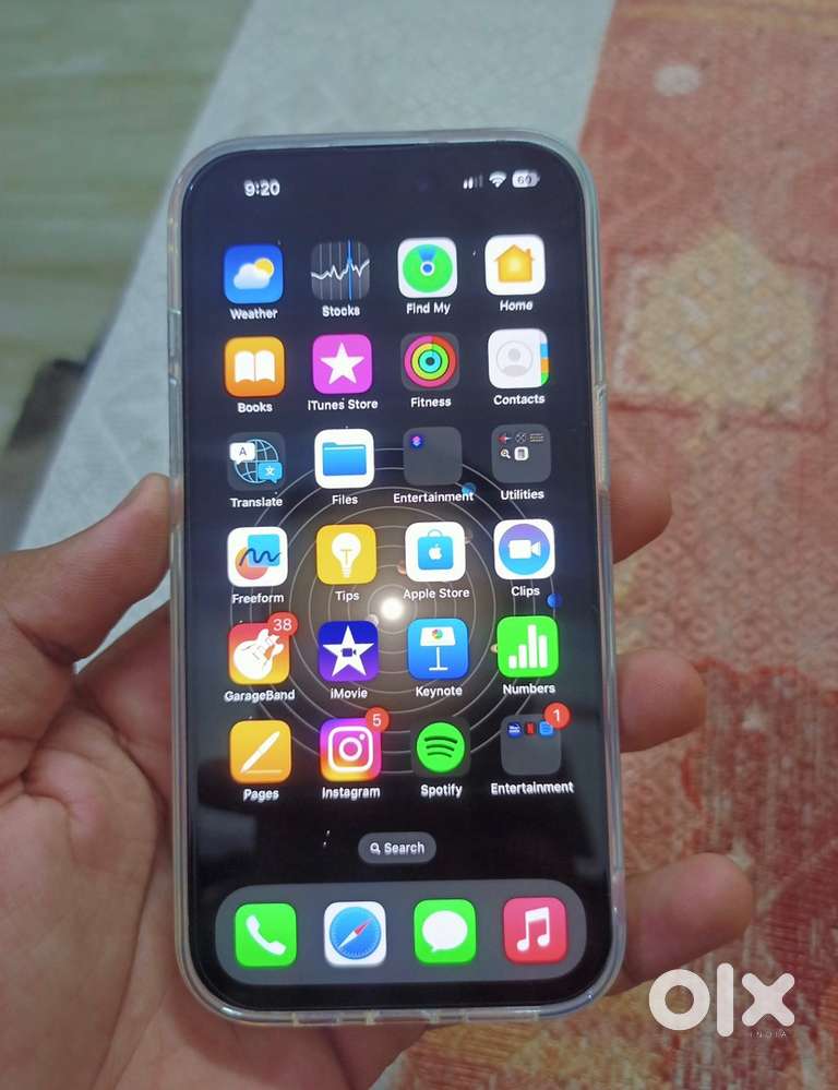 Selling iphone 15 plus in mint condition with battery health 90