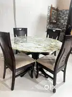 4 seater dinning table