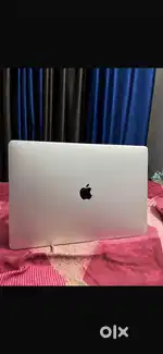 Macbook pro A1990 16/256