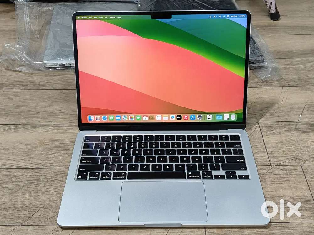 Apple Macbook Air 2022 M2 256GB SSD 8GB Ram GADGETZONE PUNE