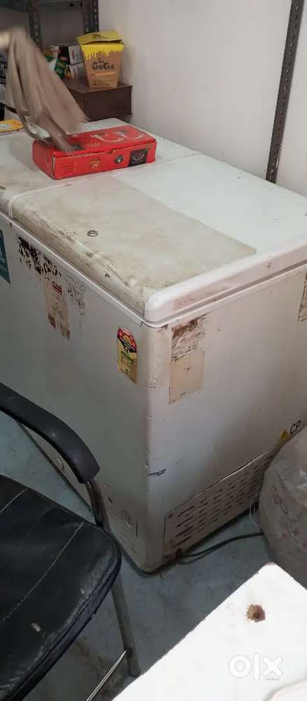Deep feezar good condition 1 yers old loyd  company 5 star