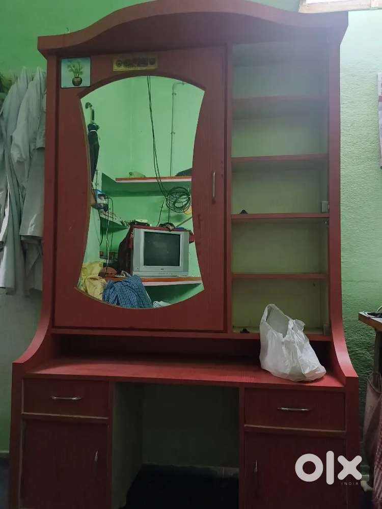 Dressing table