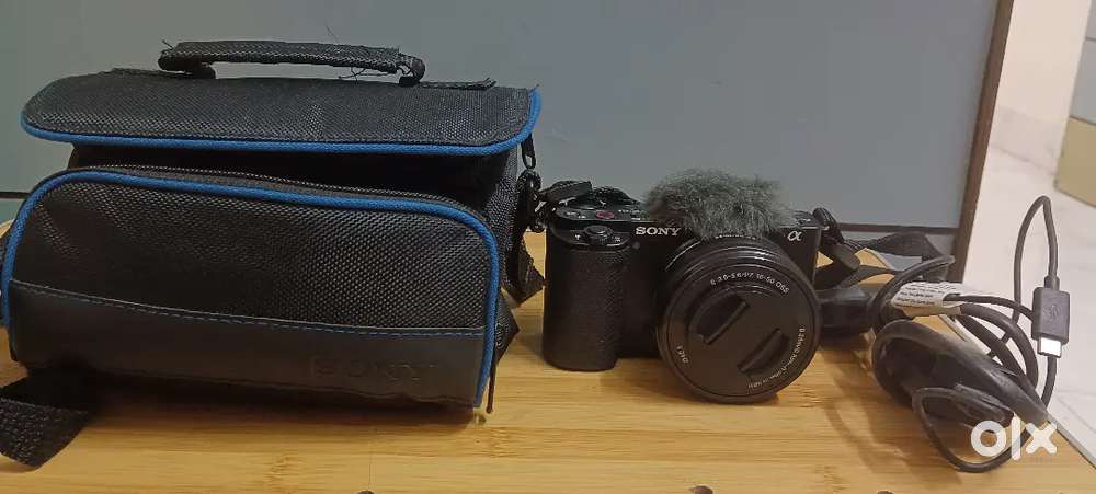 Sony ZV-E10 - Content Creator's Dream Camera  Like New