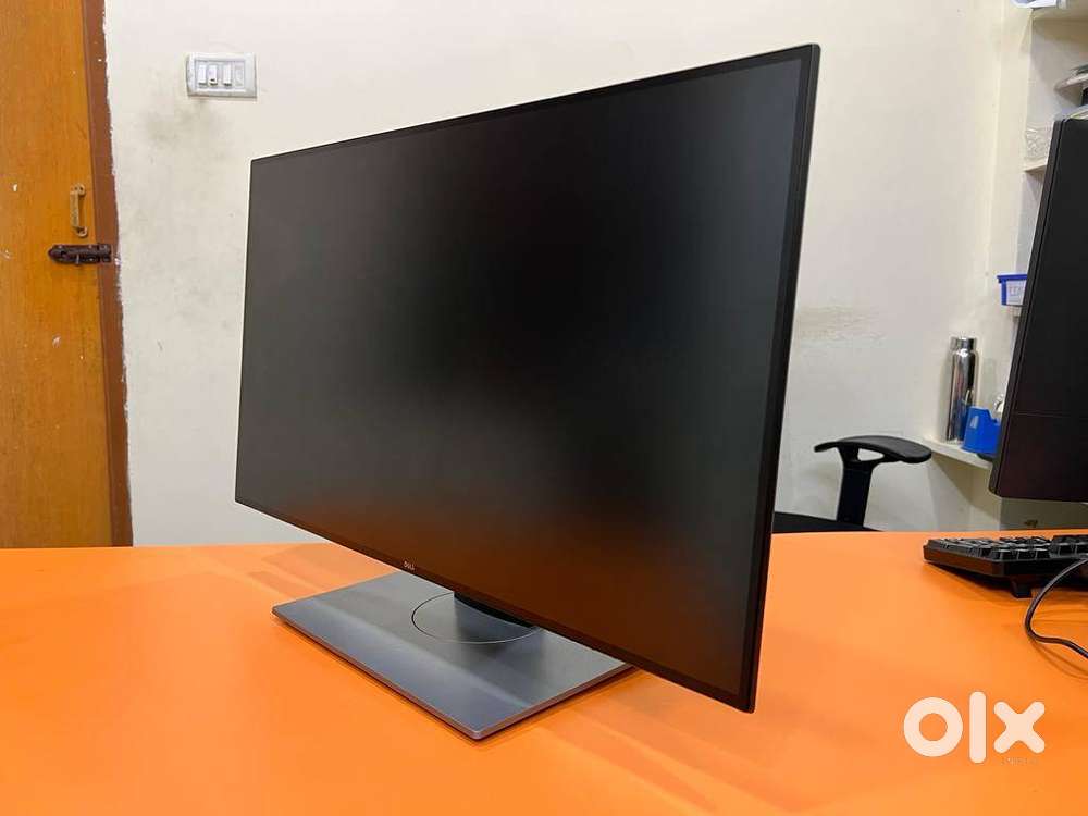 Dell 27 Ultra Sharp Monitor with QHD Display with 1 MONTH WARRANTY