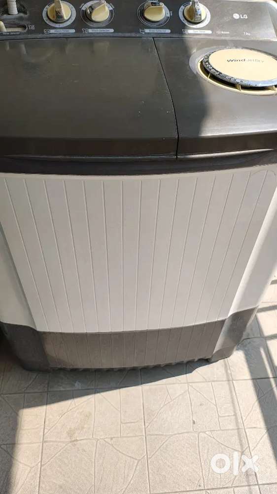 Lg One and half years old washing machine 7kg