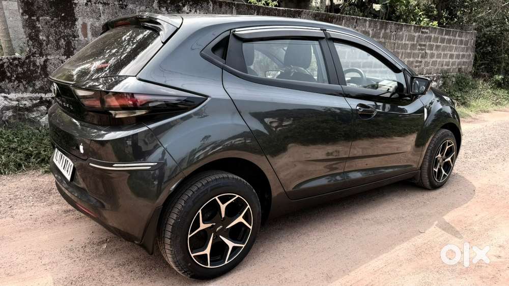 TATA ALTROZ RHYTM