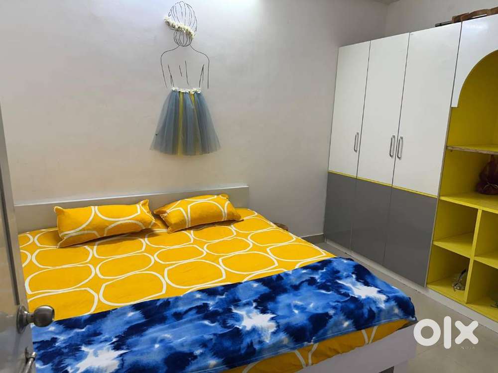 No brokerage!!No restrictions !! Vacancy for female flatmate