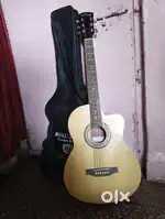 Best condition second hand guiter no essue in sound