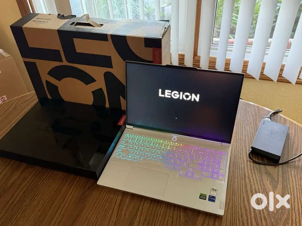 Lenovo Legion 7i Gen 9 16 240Hz QHD+ 2.2 GHz i9-14900HX