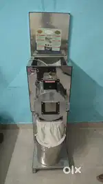 Flouring machine