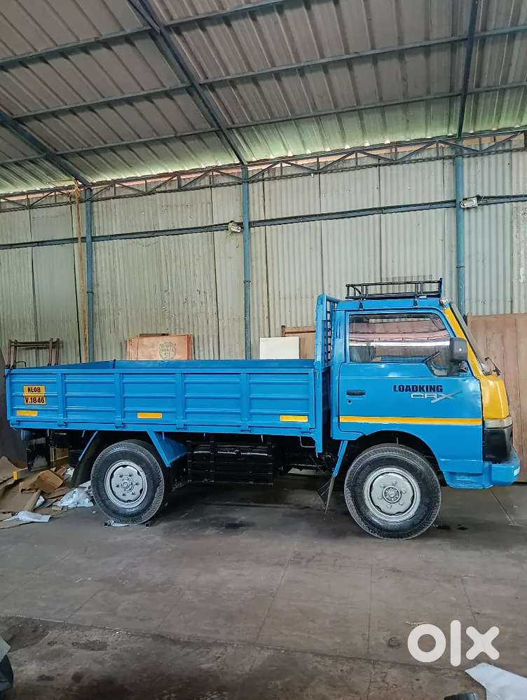 Mahindra load King