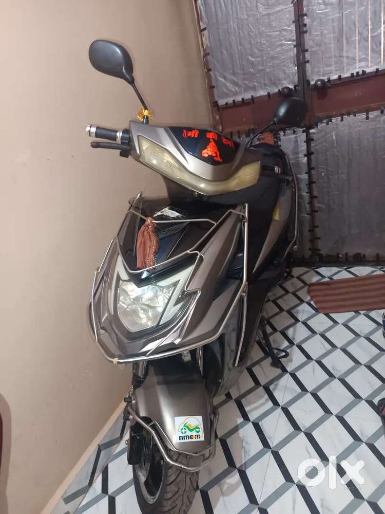 Amo jaunty pro electric scooty