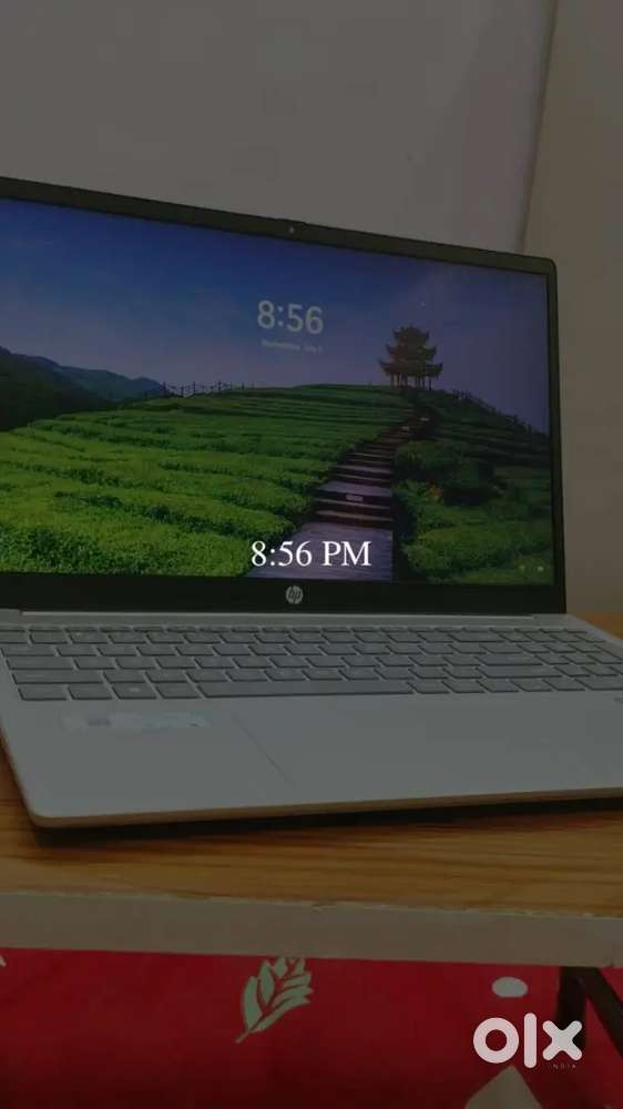 Hp laptop bechna hai 10 din use Kiya hua hai new condition