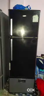 Refrigerator triple door