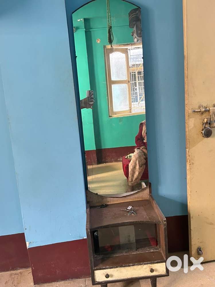 good mirror quality and in a proper condition