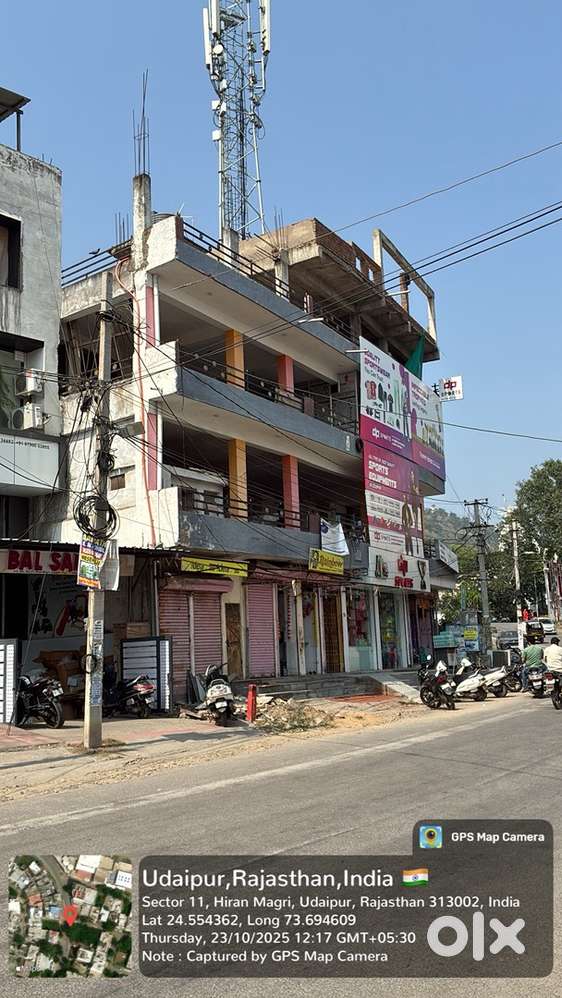 Lift space and basement available