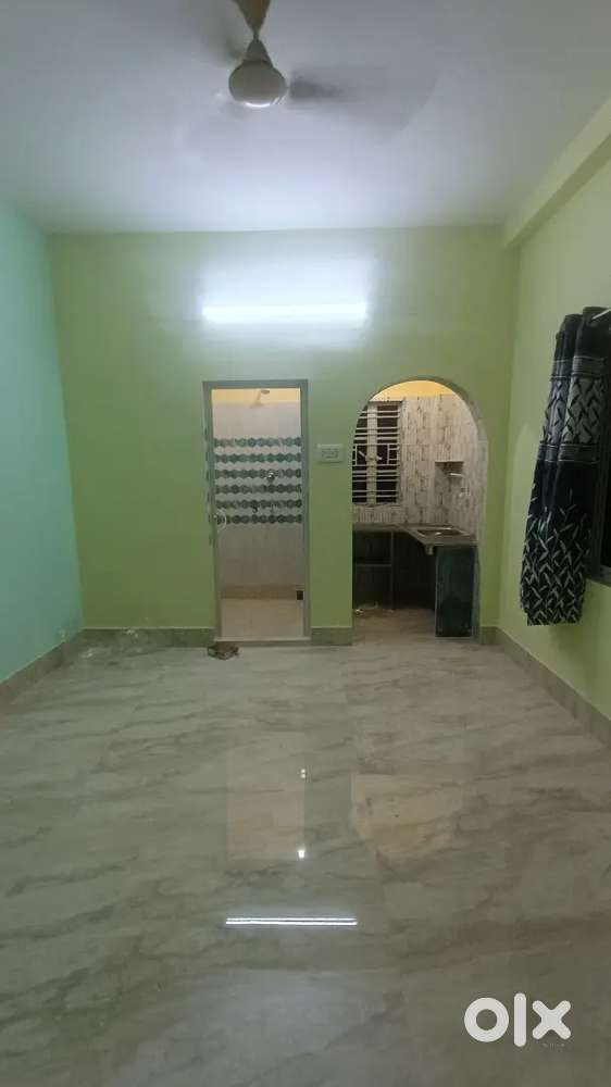 1Rk Rent in Kestopur mado bazzer no Restriction 1st floor brand New.