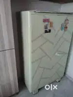 Metal almirah अलमारी