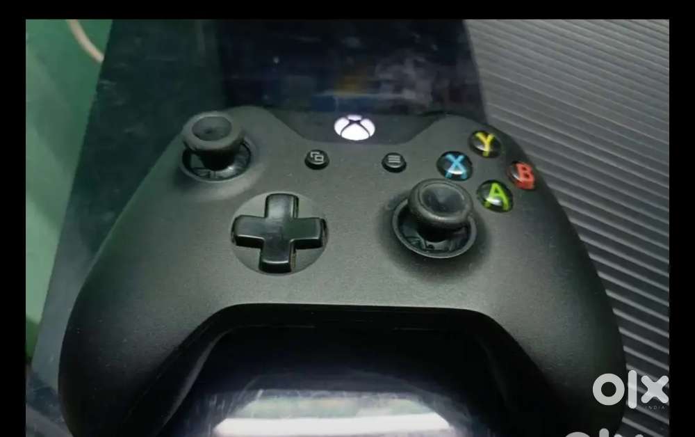 Xbox one 1 Tb perfect condition