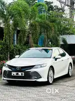 Toyota Camry Hybrid, 2019, CNG & Hybrids