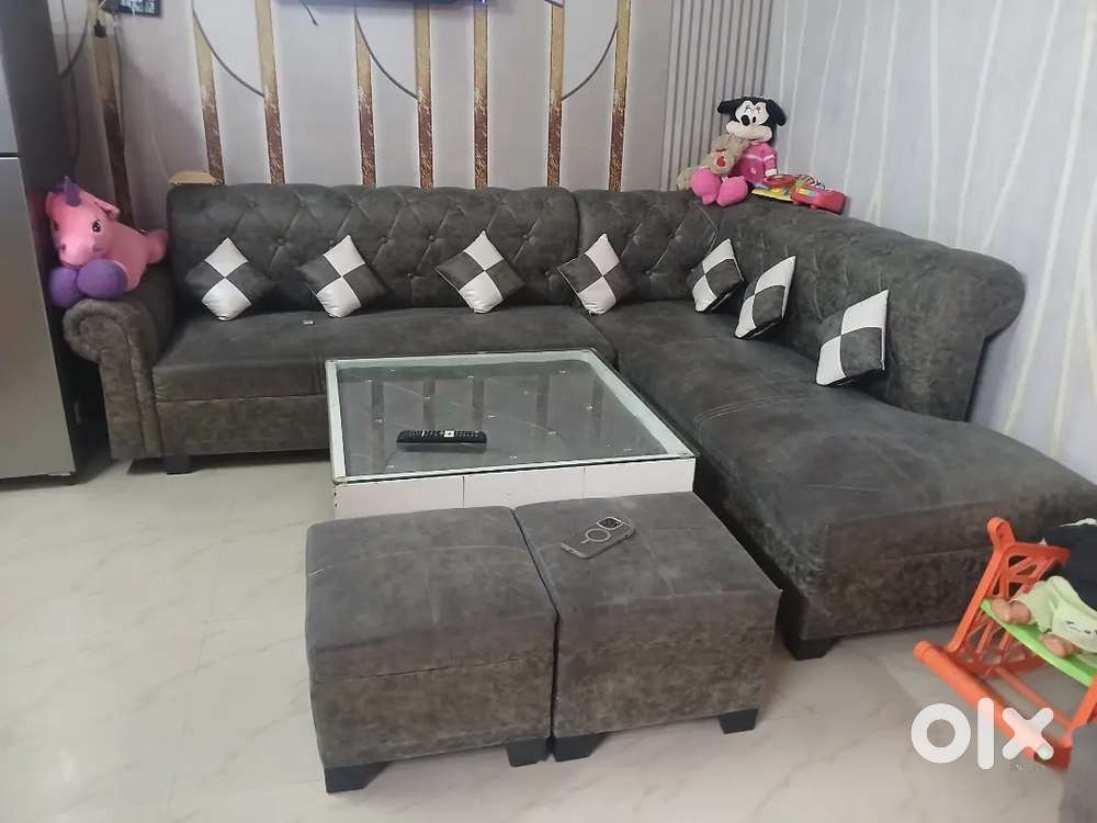 Very Good conditions 7 seater sofa