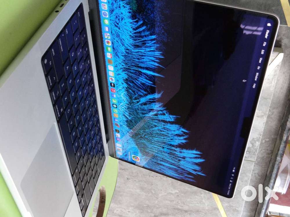 Apple MACBOOK M3 pro