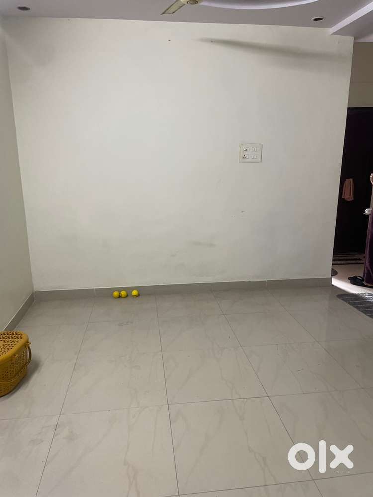 Urgent requirement of female flatmate