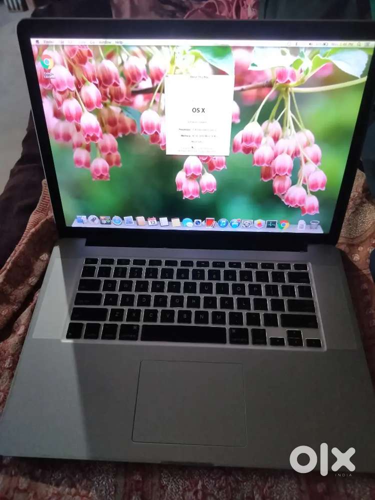 MacBook Pro Intel core i7 8 GB 256 GB