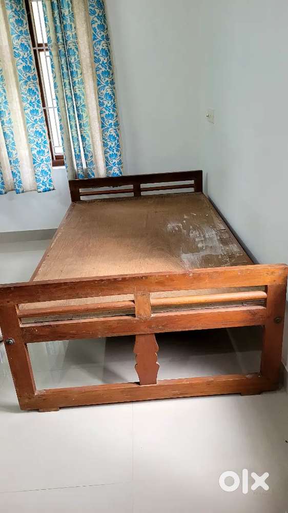 Bed coat  Single Coat  Urgent sale  Good condition