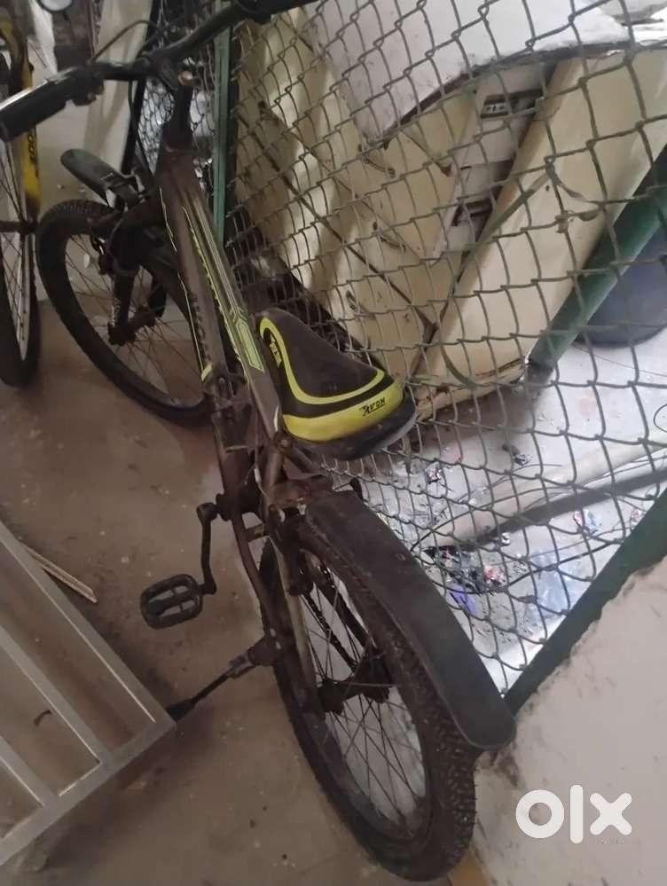 Avon Bicycle 2 year old for kids age 6 to 10